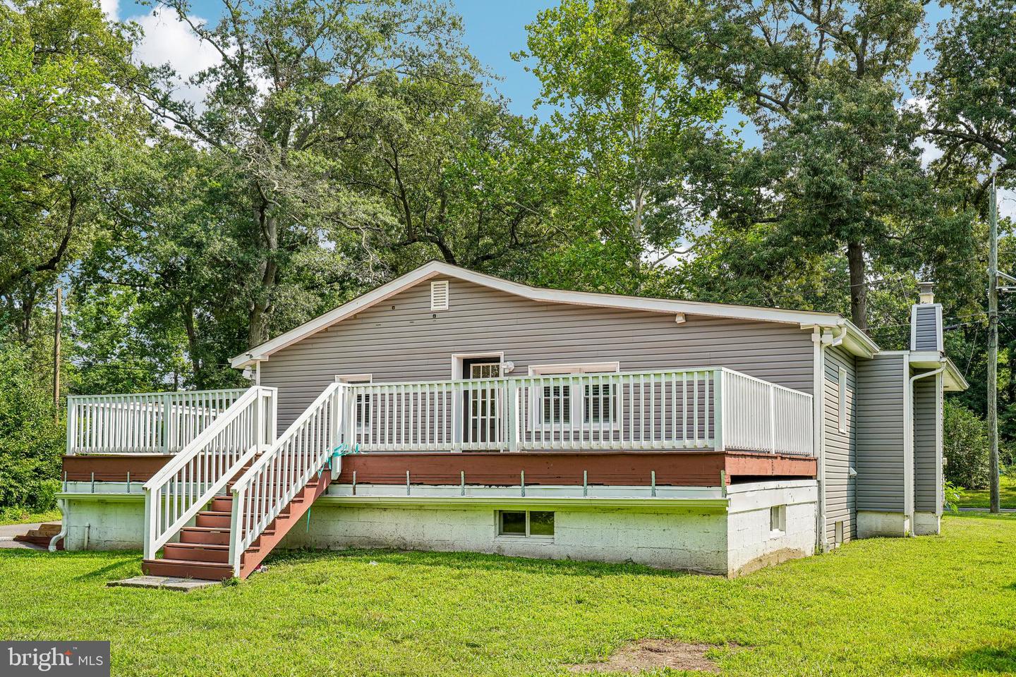 10 Maple Ln Property Photo 35