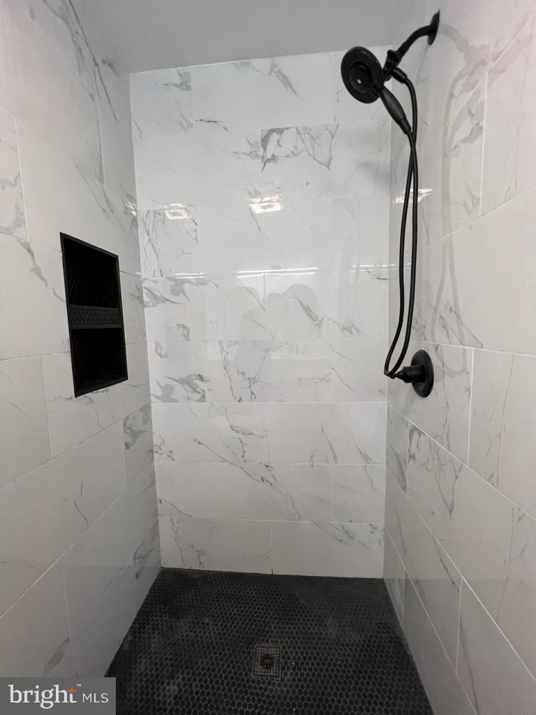 246 Fir Tree Ct Property Photo 8