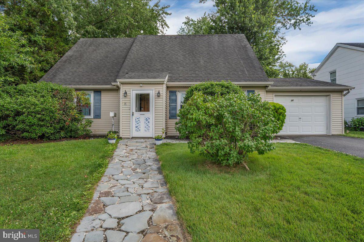 36 Messenger Ln Property Photo 1