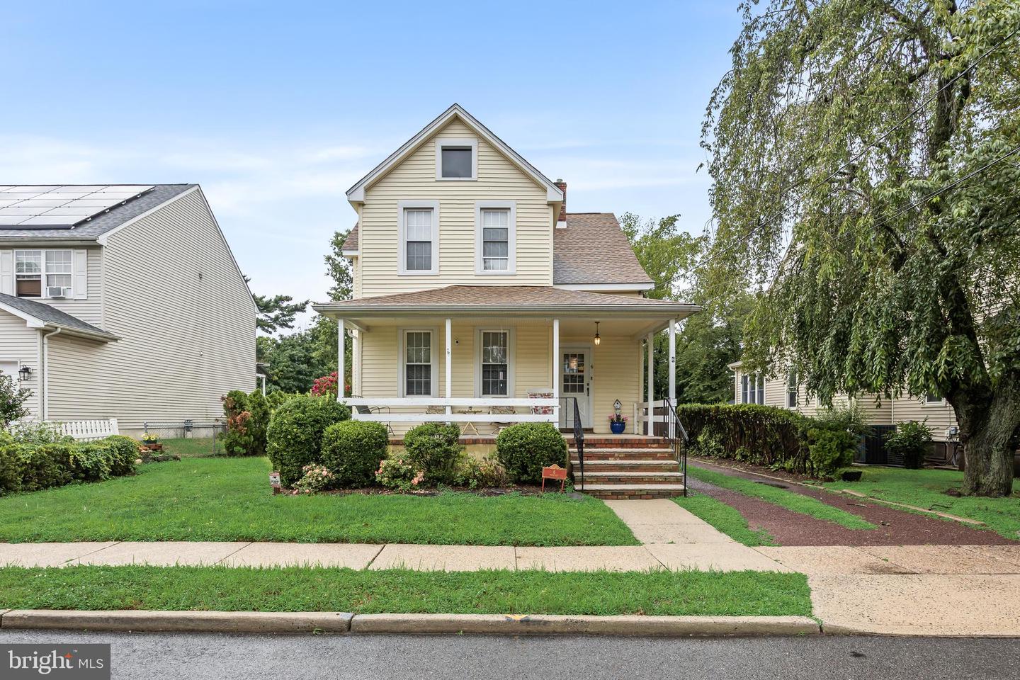 6 BUNTING AVE Property Photo 1