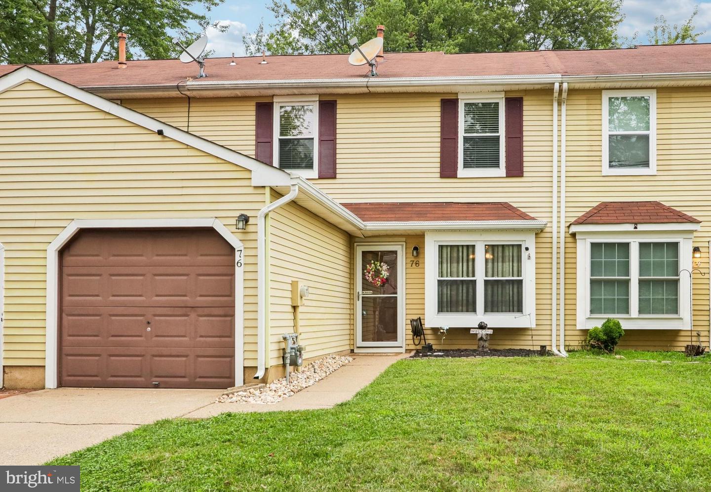 76 Rolling Hills Dr Property Photo 1