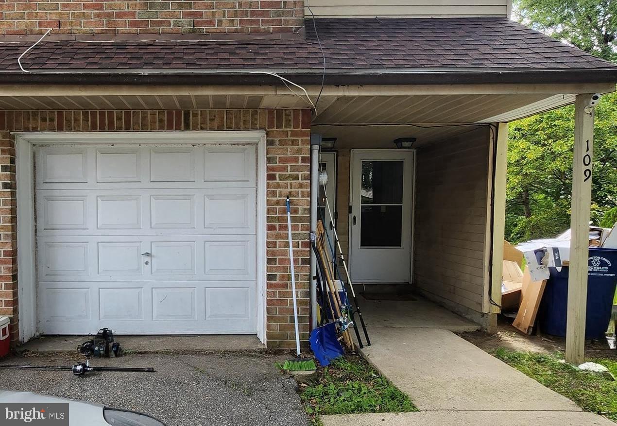 109 Chaucer Rd #b Property Photo 1