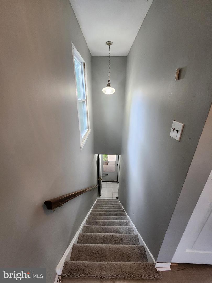 109 Chaucer Rd #b Property Photo 4