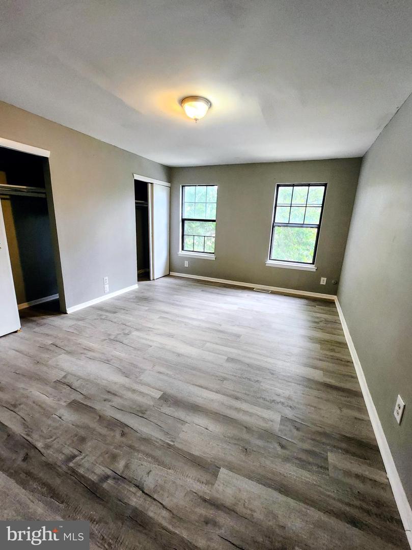 109 Chaucer Rd #b Property Photo 17