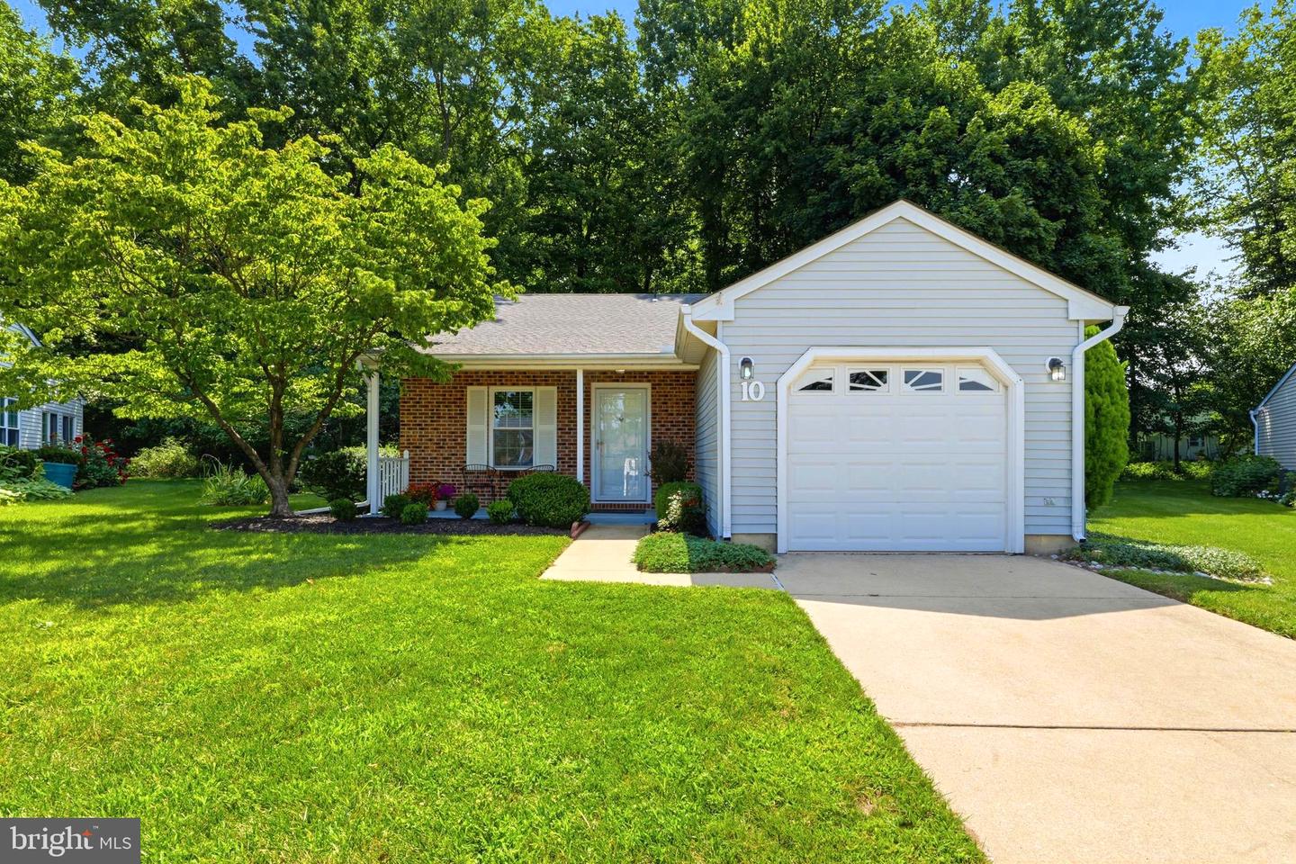 10 Madison Ct Property Photo 1