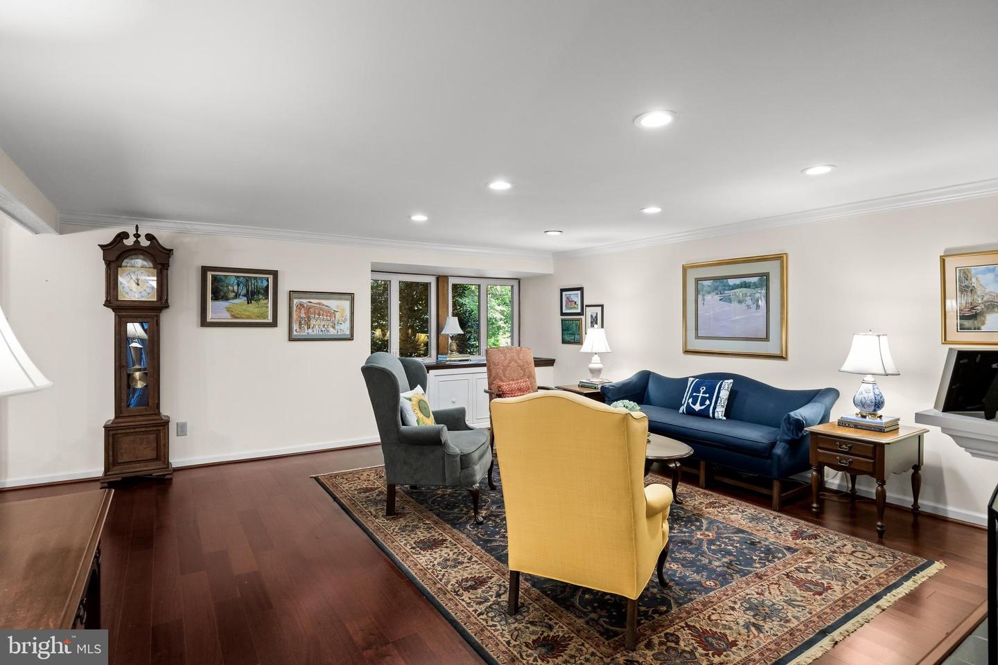 14 E Close Property Photo 6