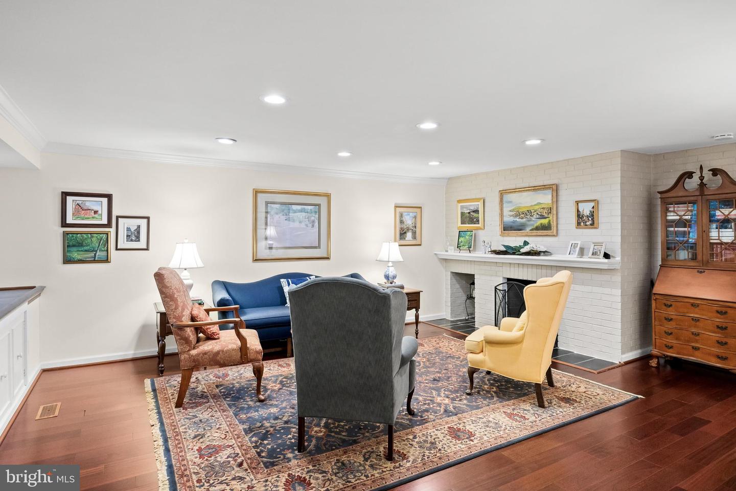 14 E Close Property Photo 7