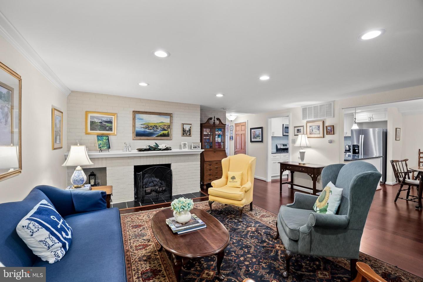 14 E Close Property Photo 8