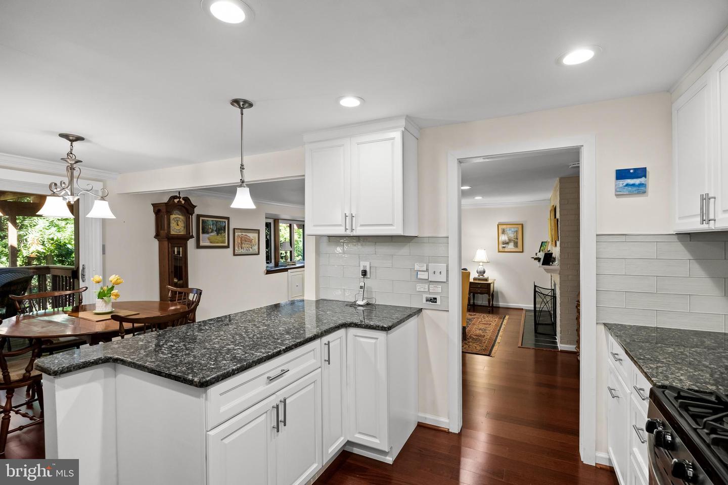 14 E Close Property Photo 13