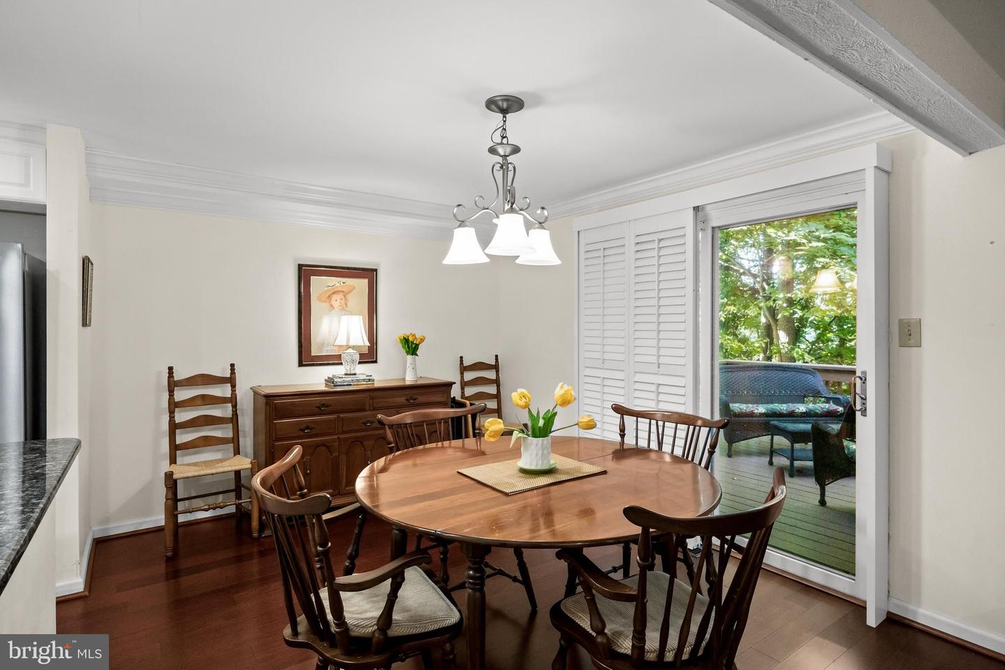 14 E Close Property Photo 16