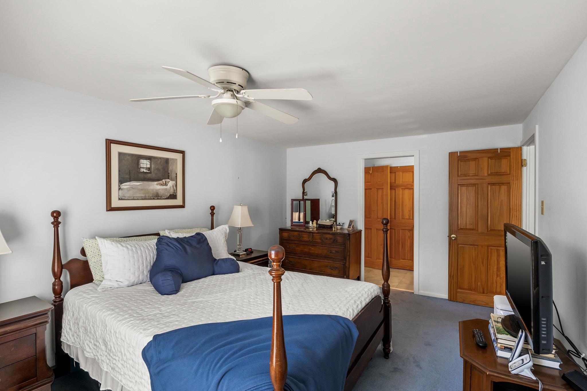 14 E Close Property Photo 17