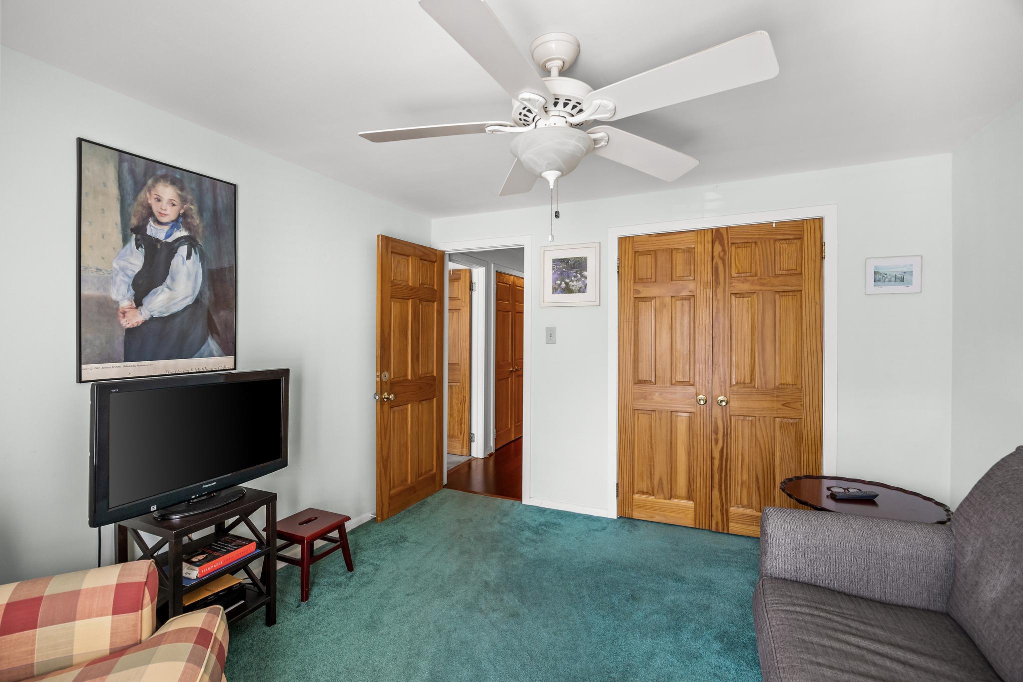 14 E Close Property Photo 20
