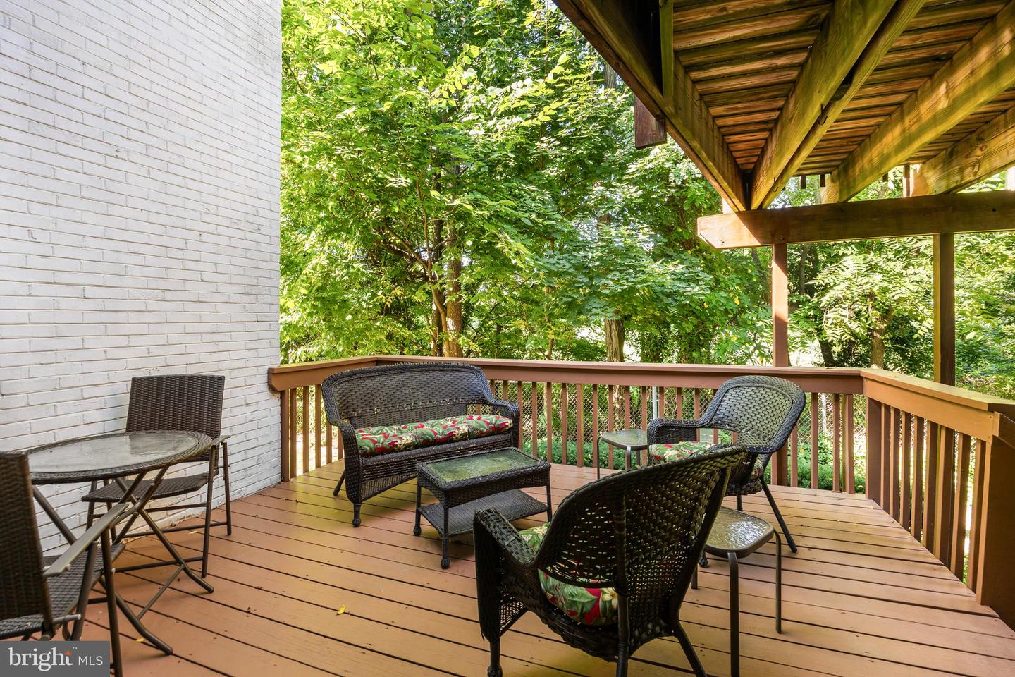 14 E Close Property Photo 22