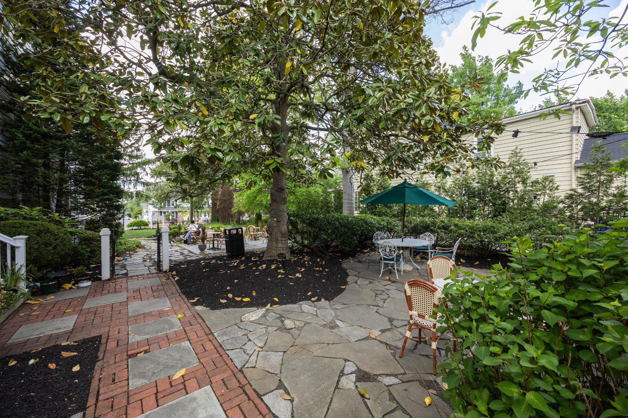 14 E Close Property Photo 33