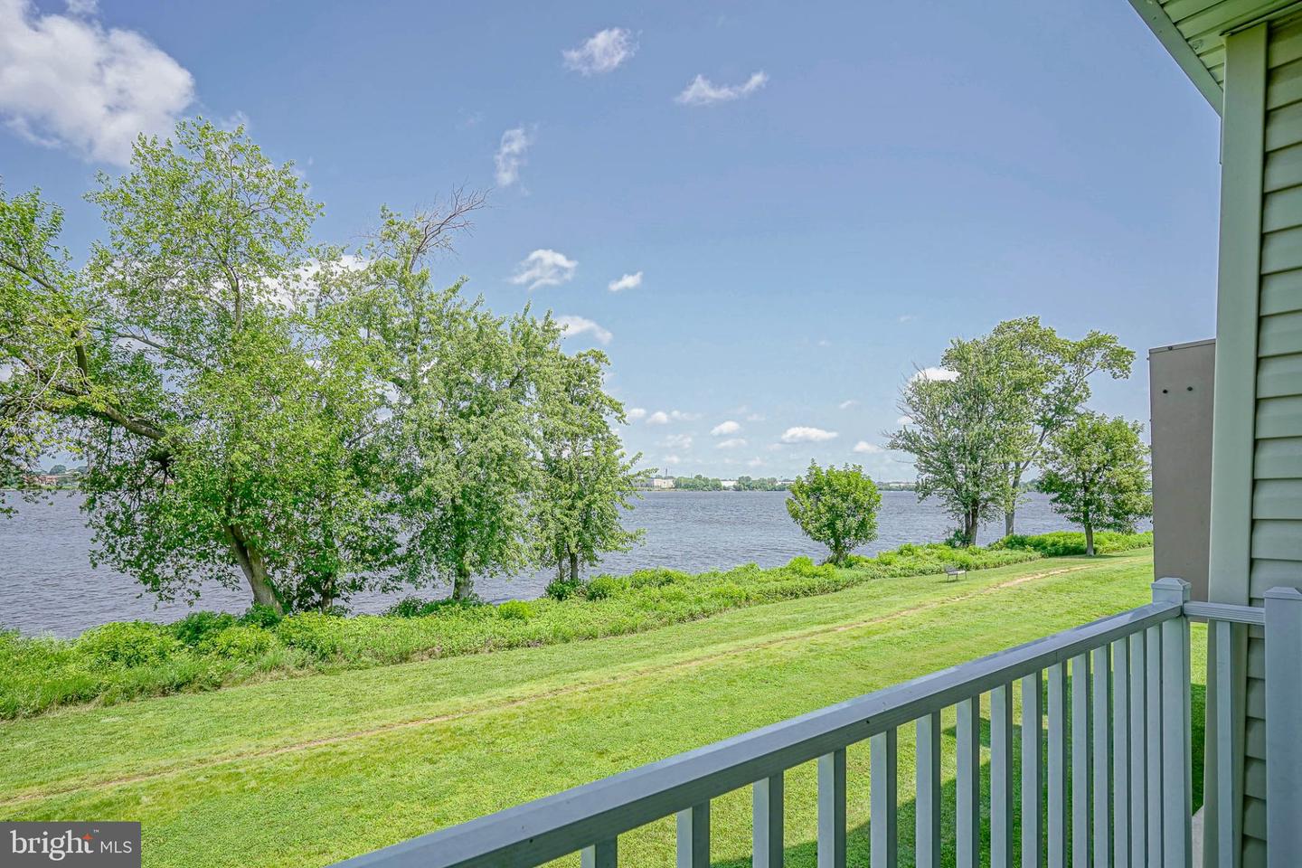 6201 Riverfront Dr Property Photo 9