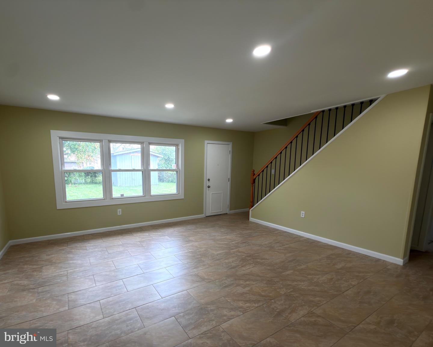 54 Plumtree Ln Property Photo 2