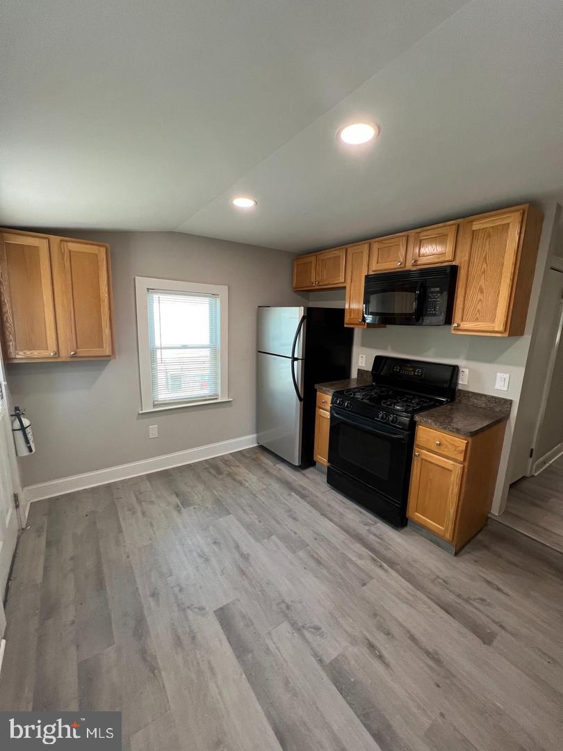 30 Spruce Ave #a Property Photo 14