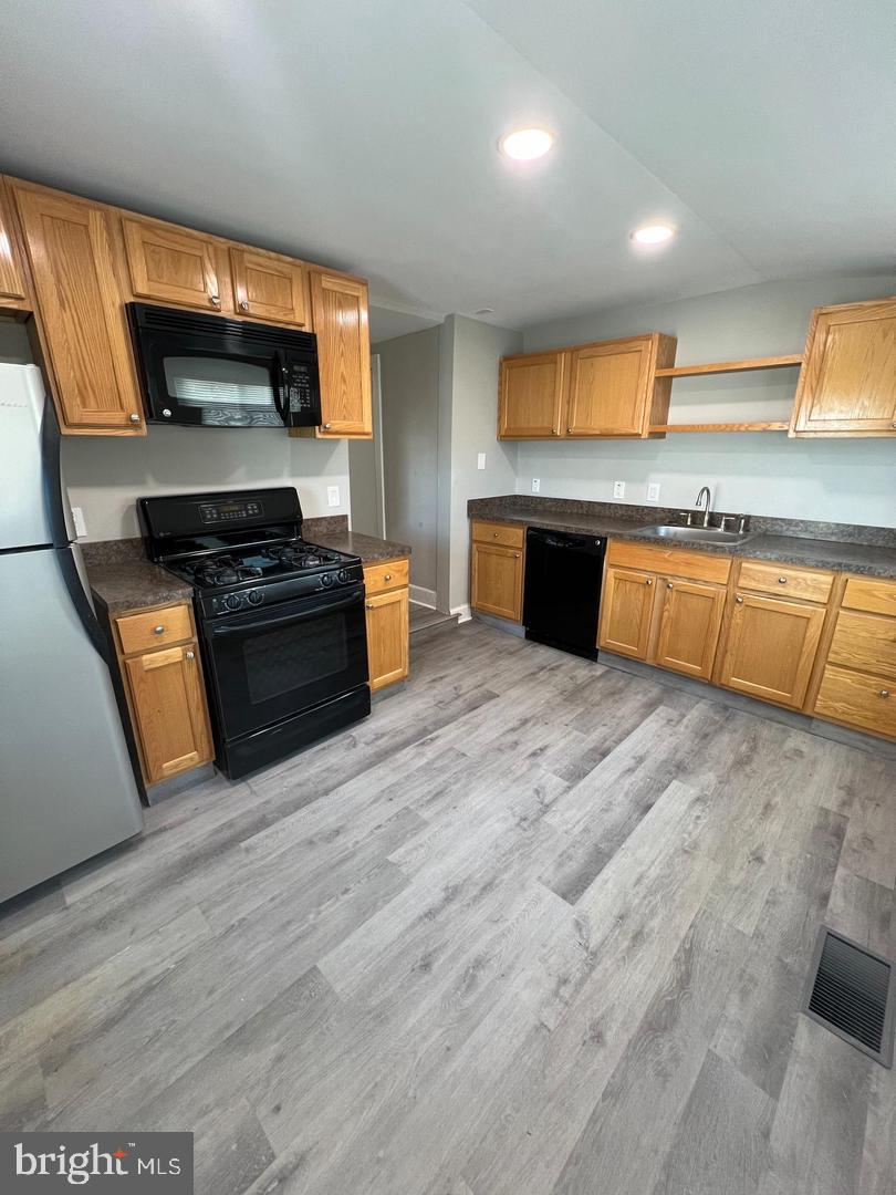 30 Spruce Ave #a Property Photo 15