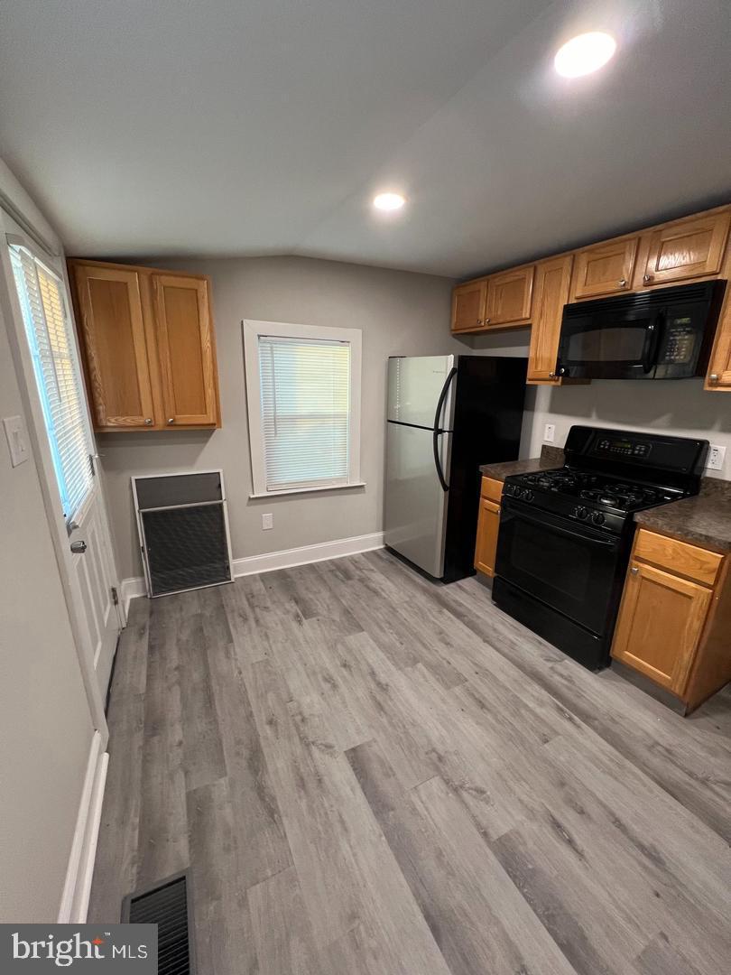 30 Spruce Ave #a Property Photo 17