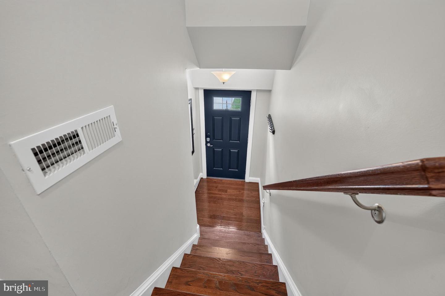 26 Isabelle Ct Property Photo 8