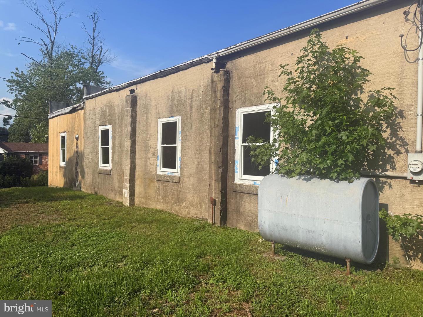 1 Joe Property Photo 3