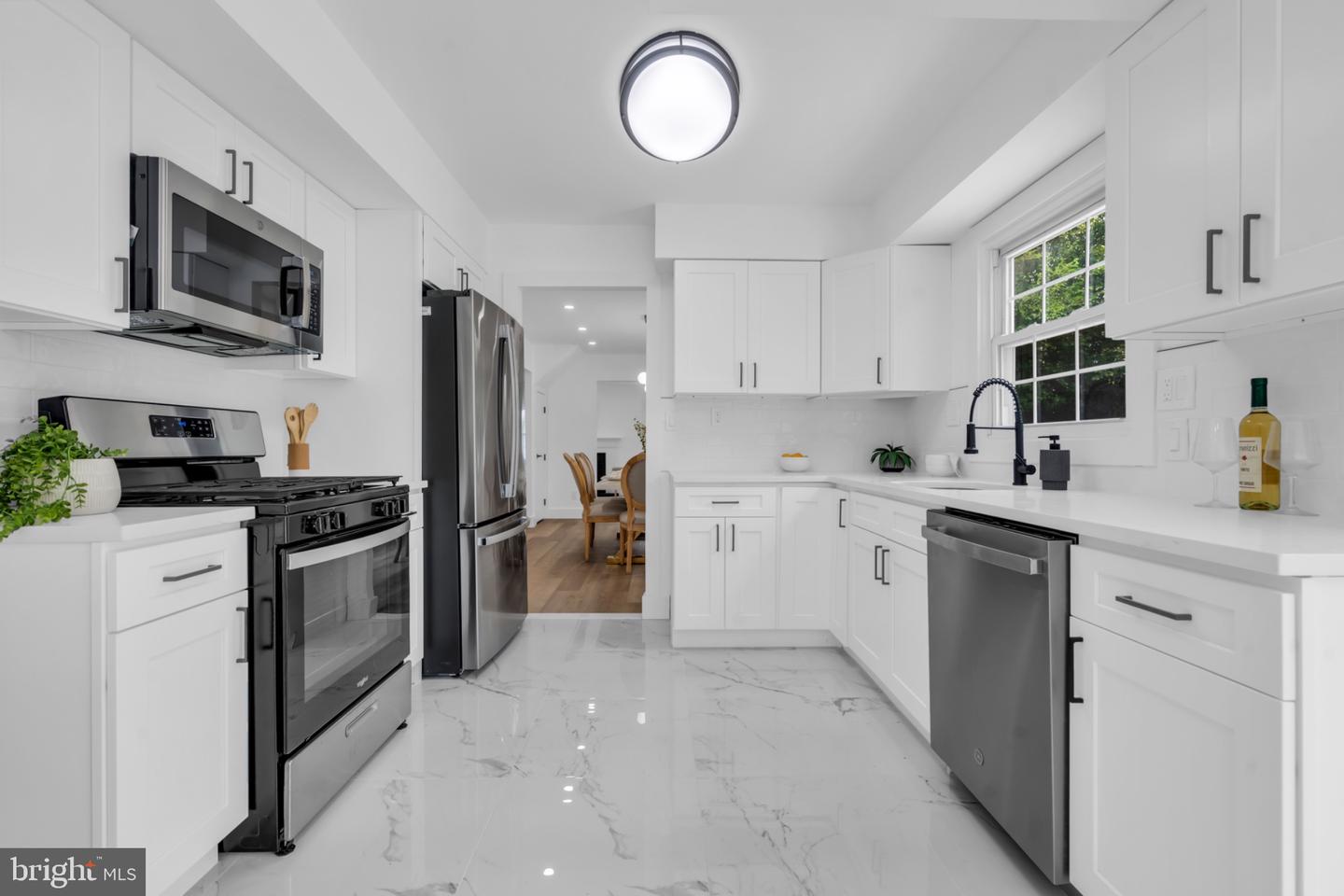 61 Triangle Property Photo 17