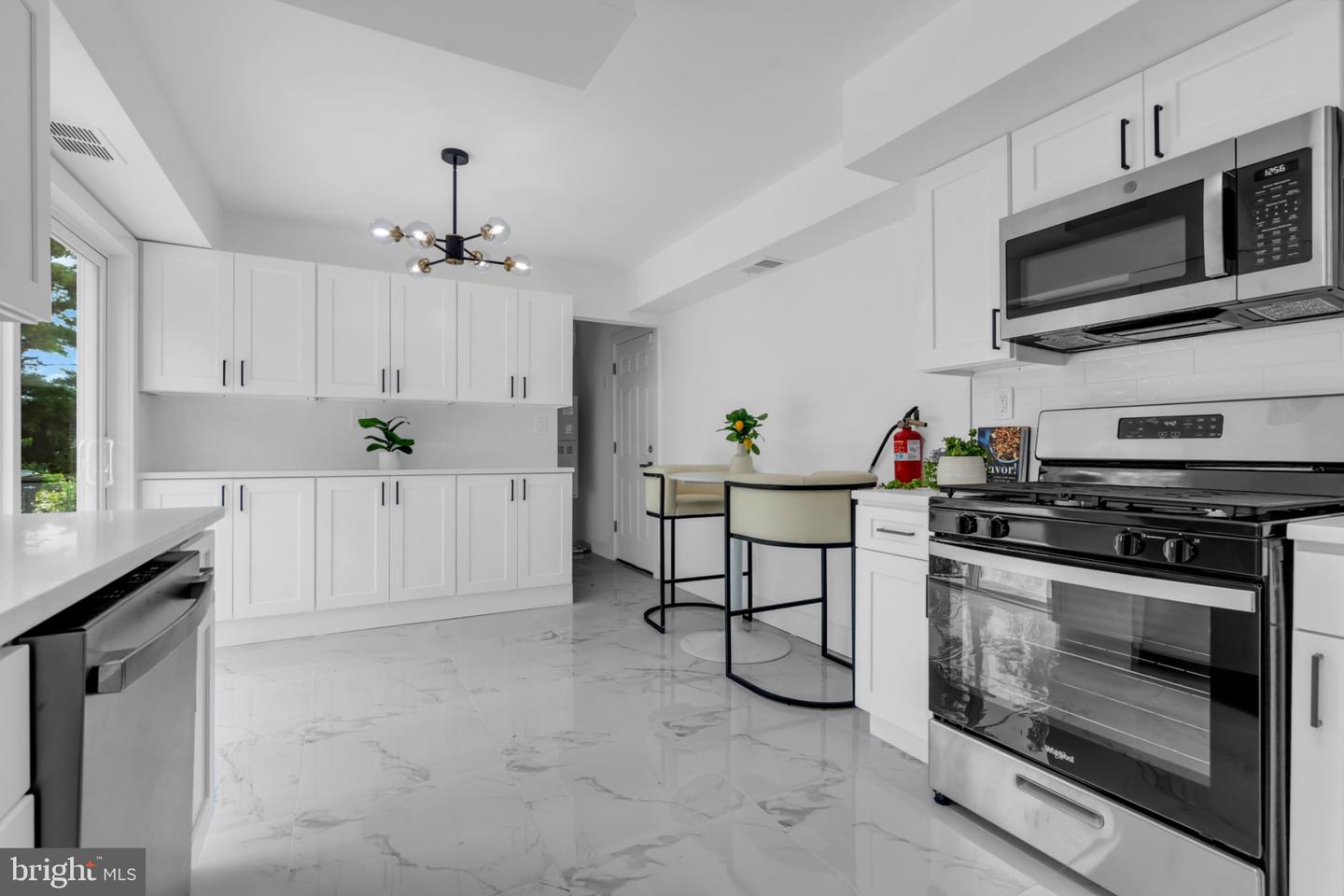61 Triangle Property Photo 20