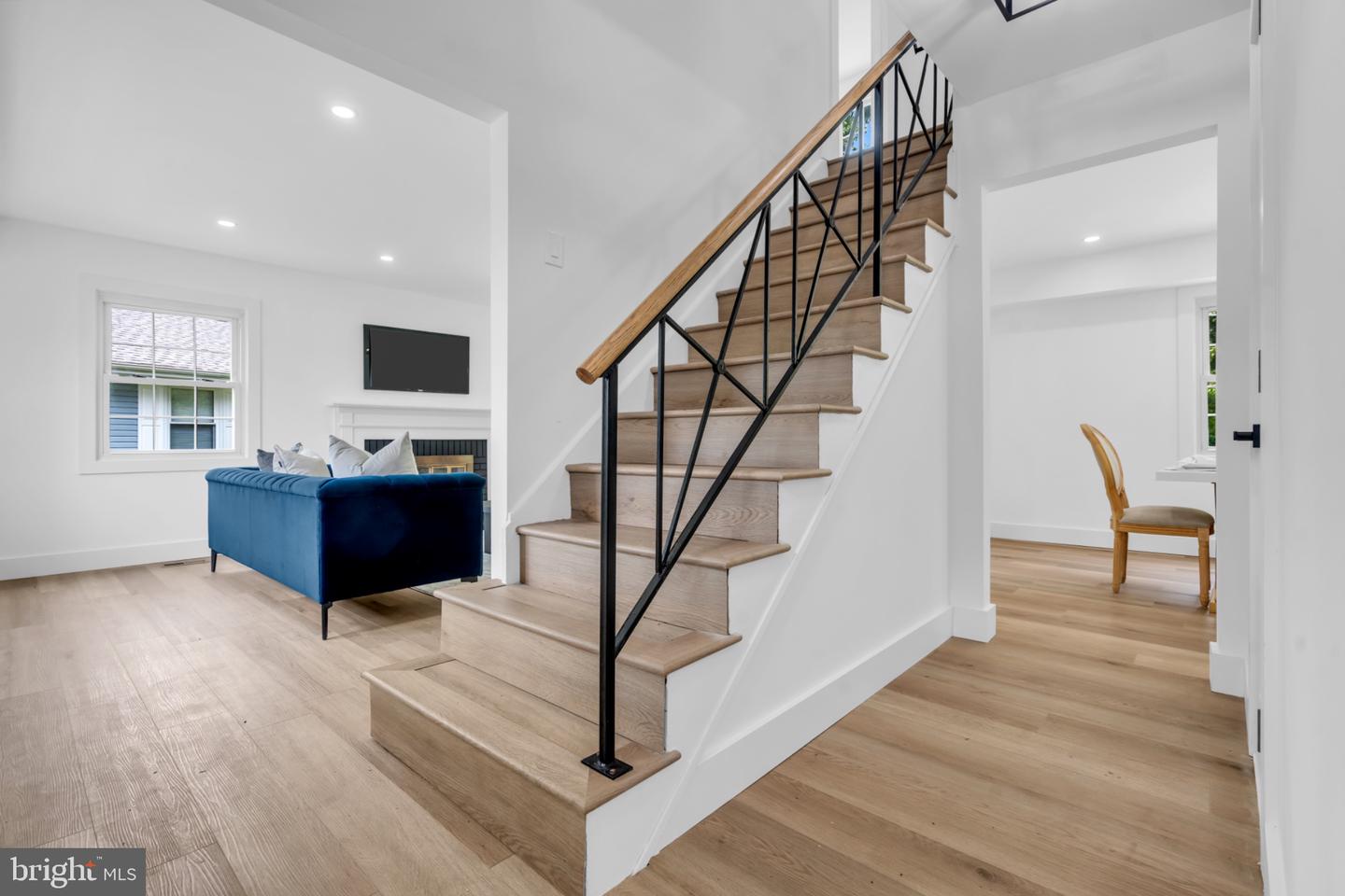 61 Triangle Property Photo 24