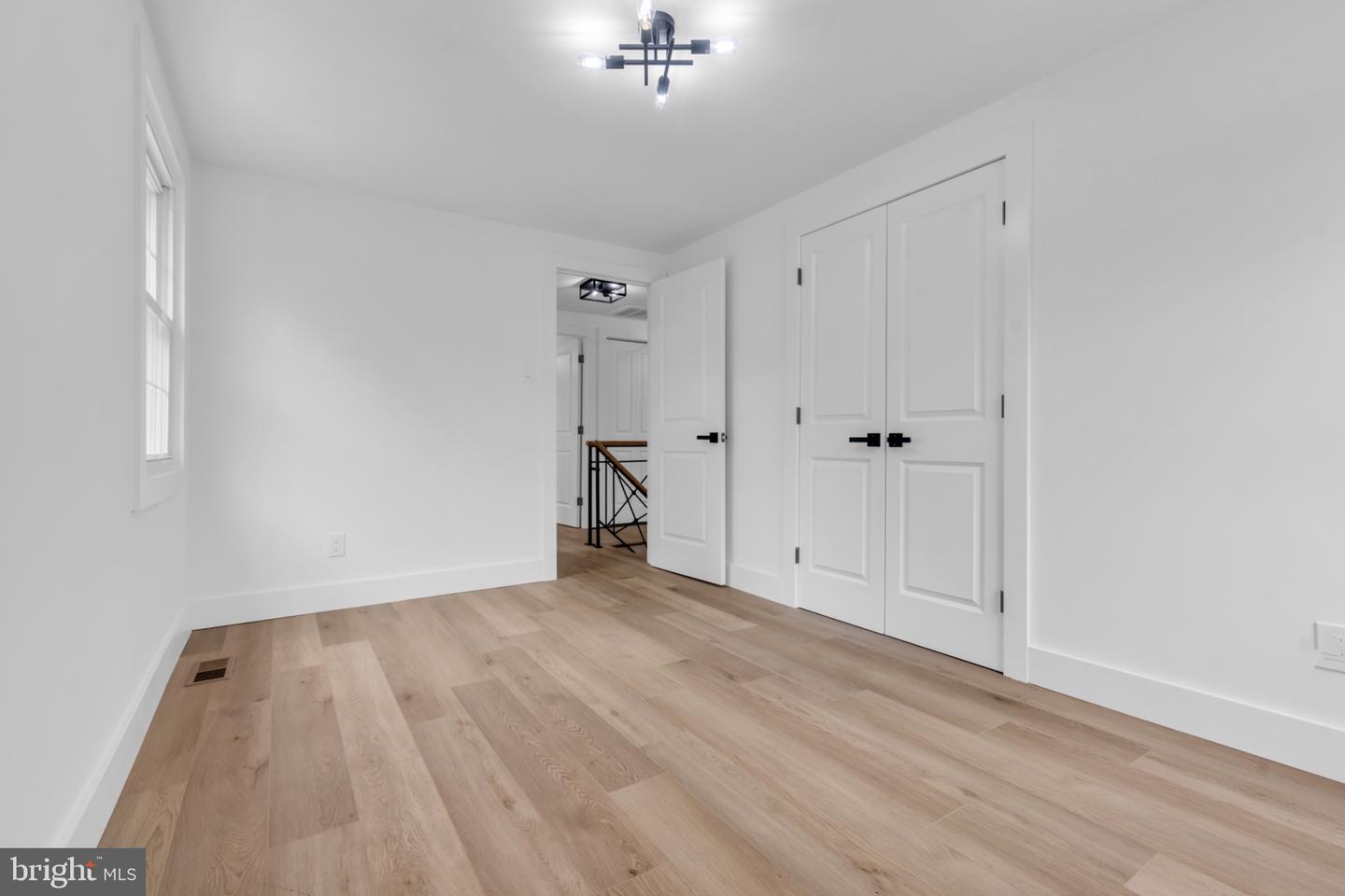 61 Triangle Property Photo 32