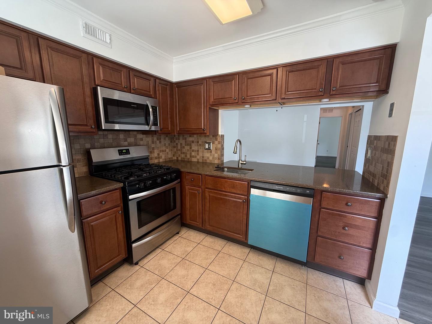 1705-a Heatherstone Ct Property Photo 5