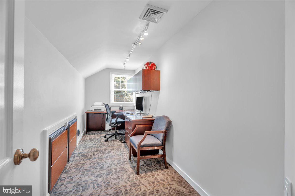 308 Devon Rd Property Photo 13