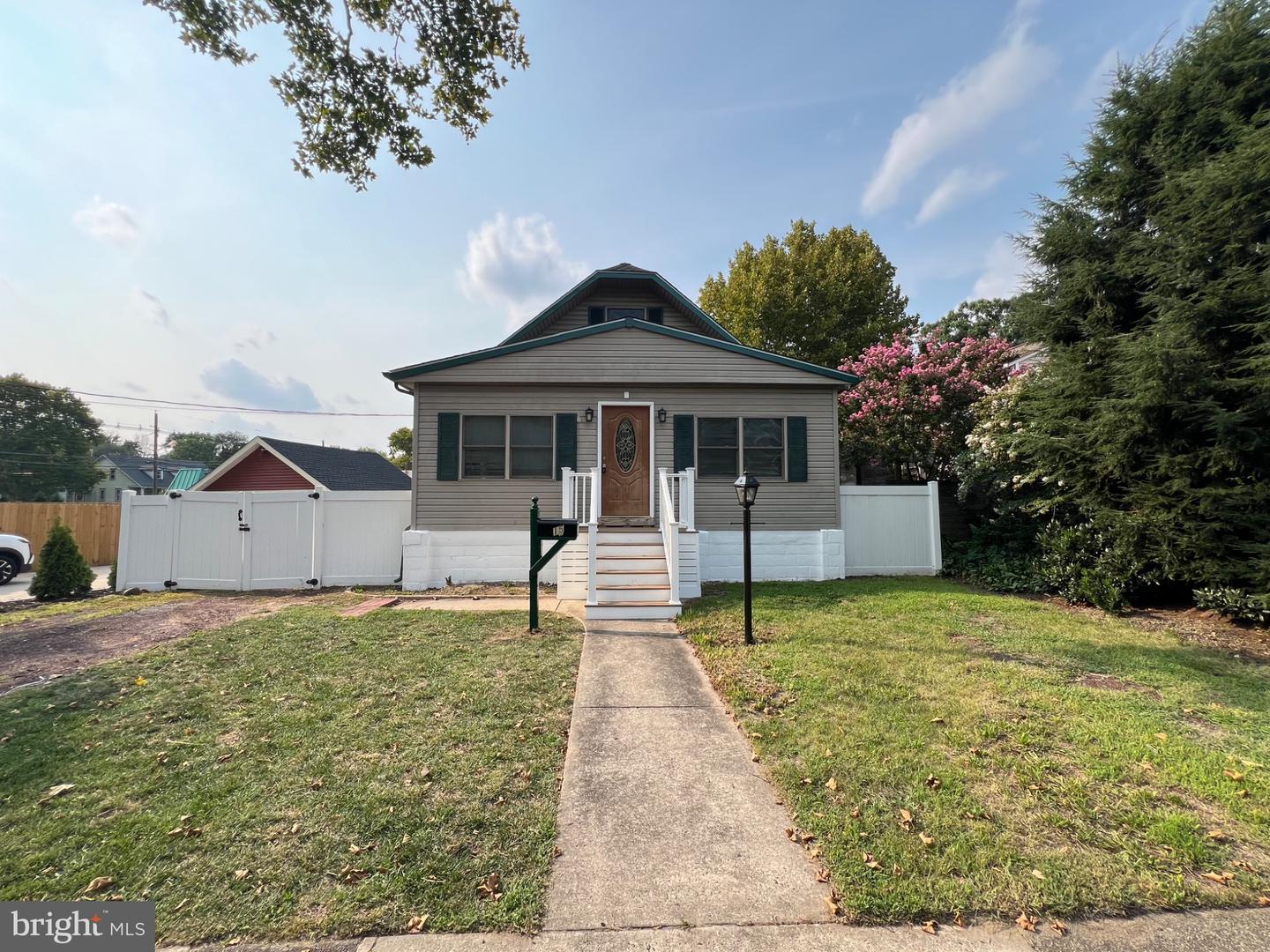 15 E Charles St Property Photo 1