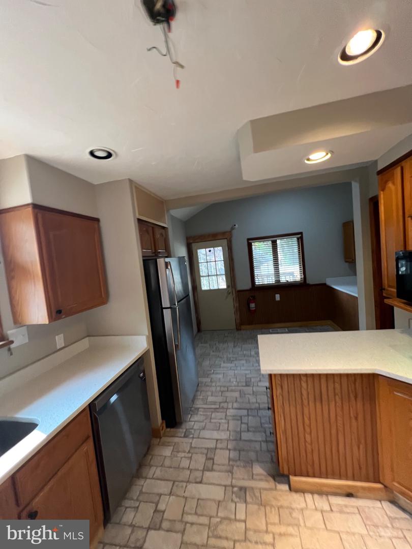 15 E Charles St Property Photo 12