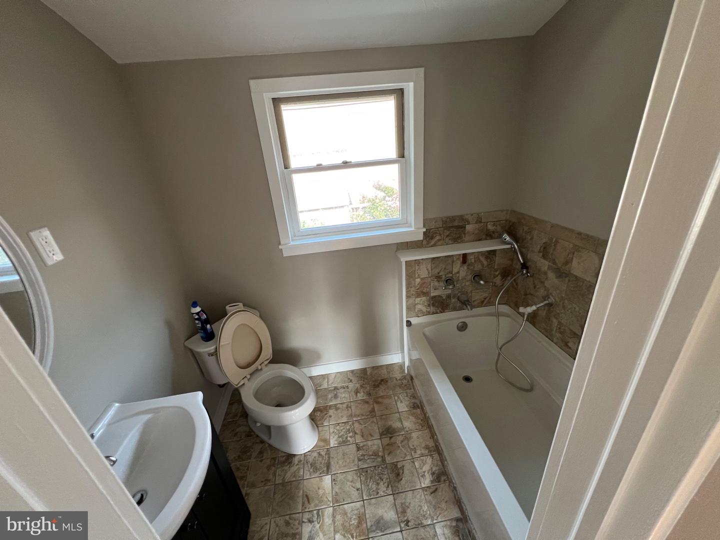 15 E Charles St Property Photo 15