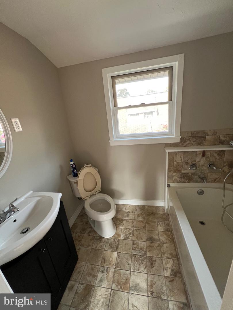 15 E Charles St Property Photo 16