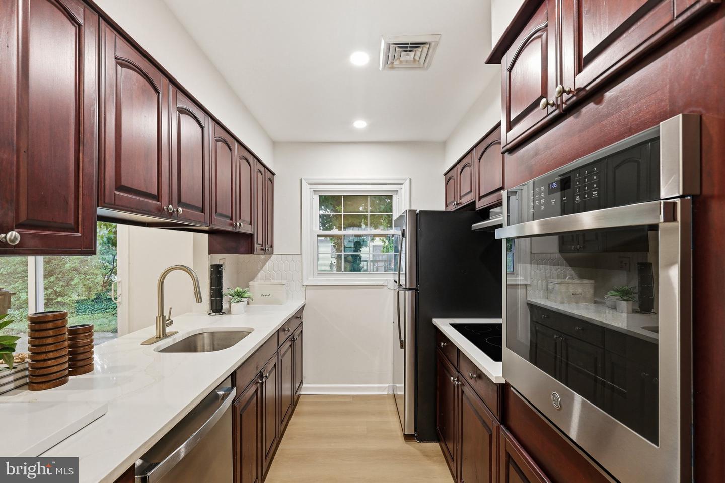 35 Eagen Ln Property Photo 9