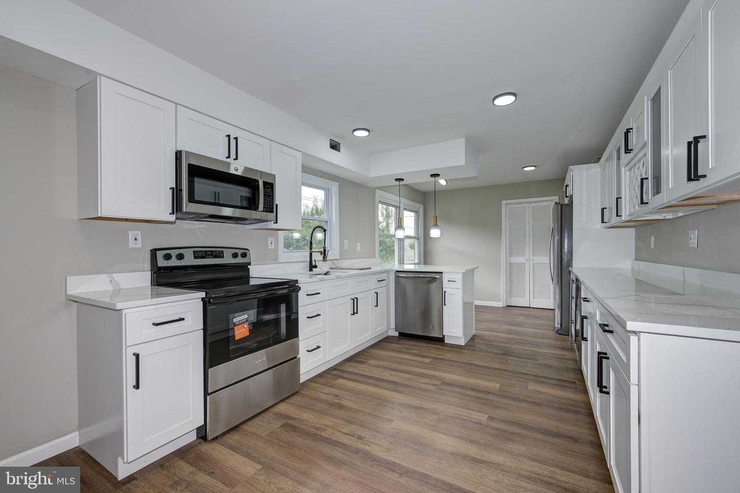 82 Gabriel Ln Property Photo 16