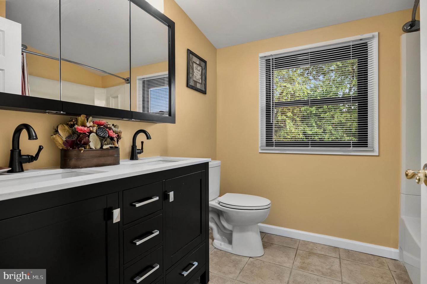 10 Traynor Ln Property Photo 21