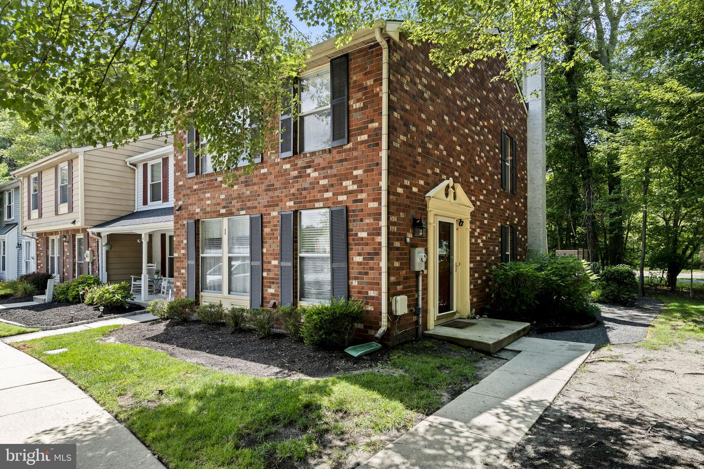 1 FORESTVIEW CT