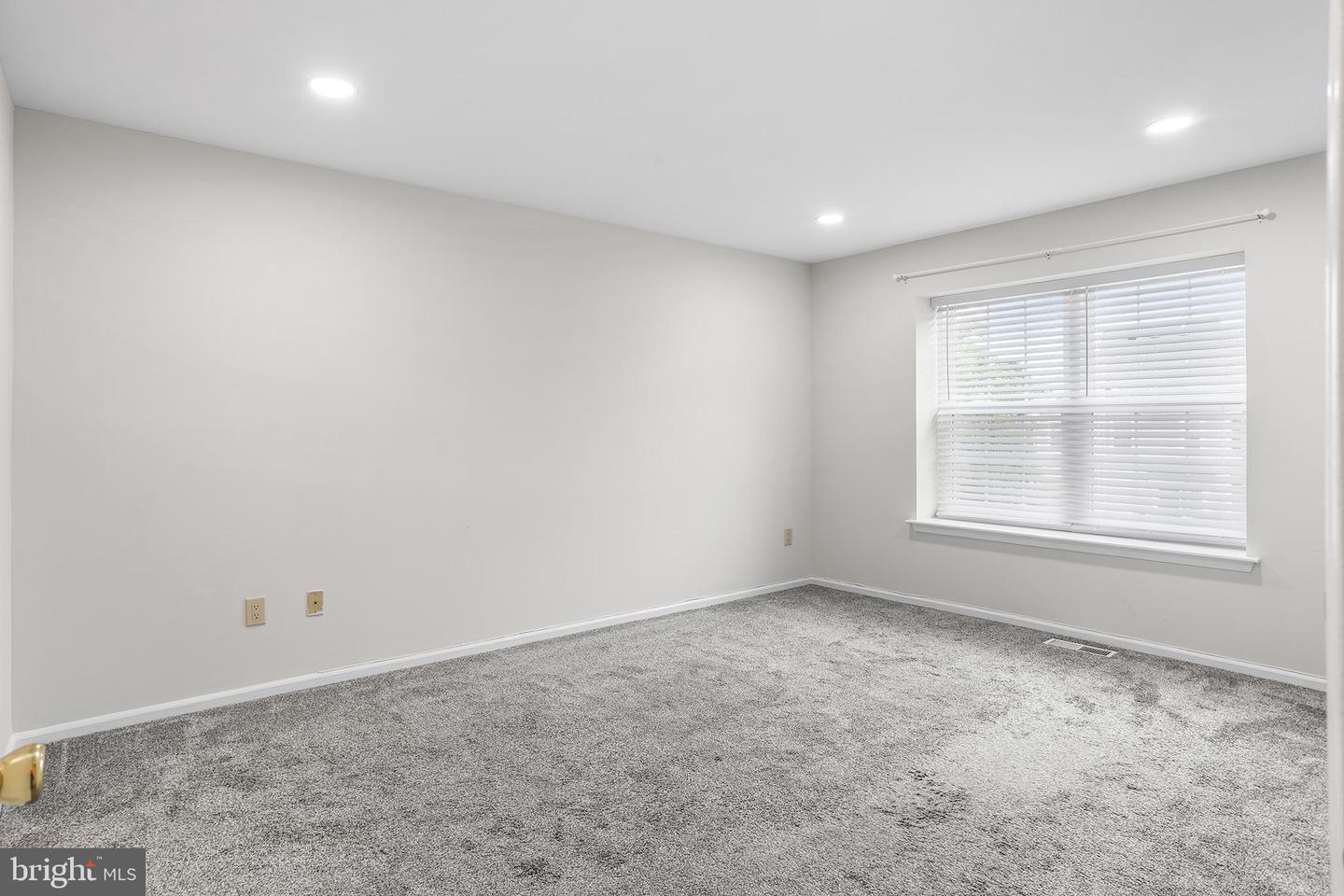 2902 Yarmouth Ln Property Photo 15