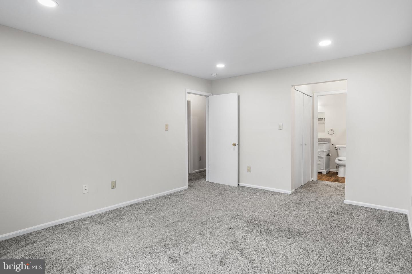 2902 Yarmouth Ln Property Photo 16