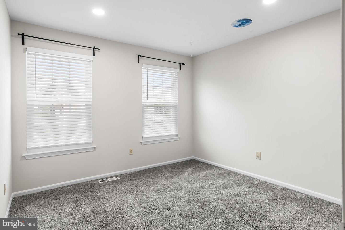 2902 Yarmouth Ln Property Photo 18