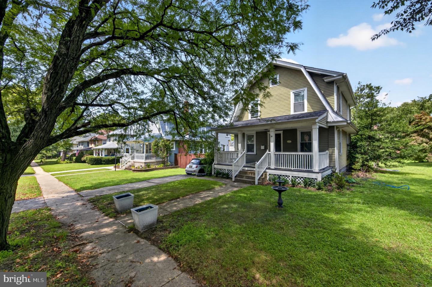 910 Highland Property Photo 4