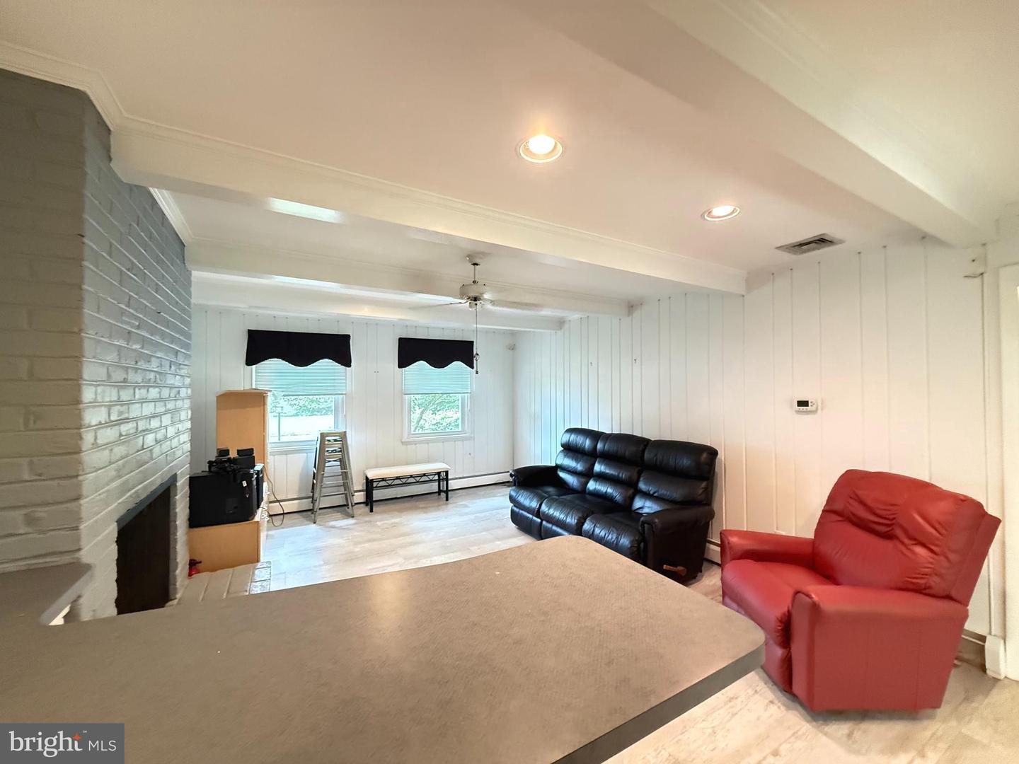 107 N Lakeside Dr E Property Photo 20
