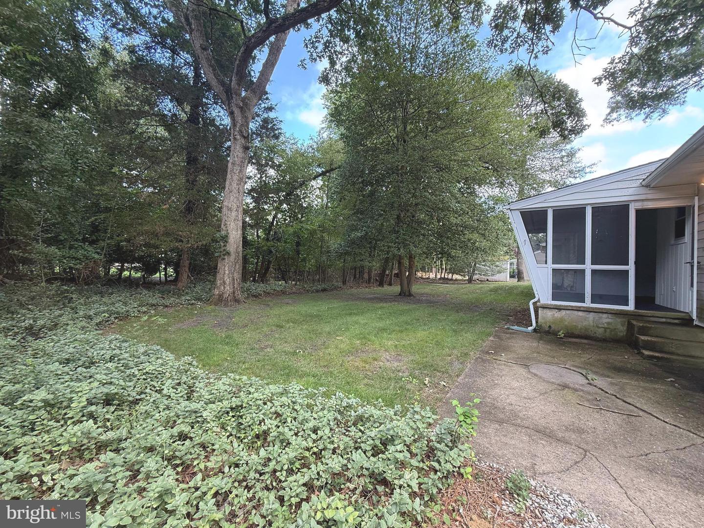 107 N Lakeside Dr E Property Photo 23