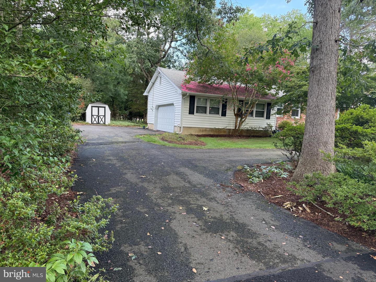 107 N Lakeside Dr E Property Photo 24
