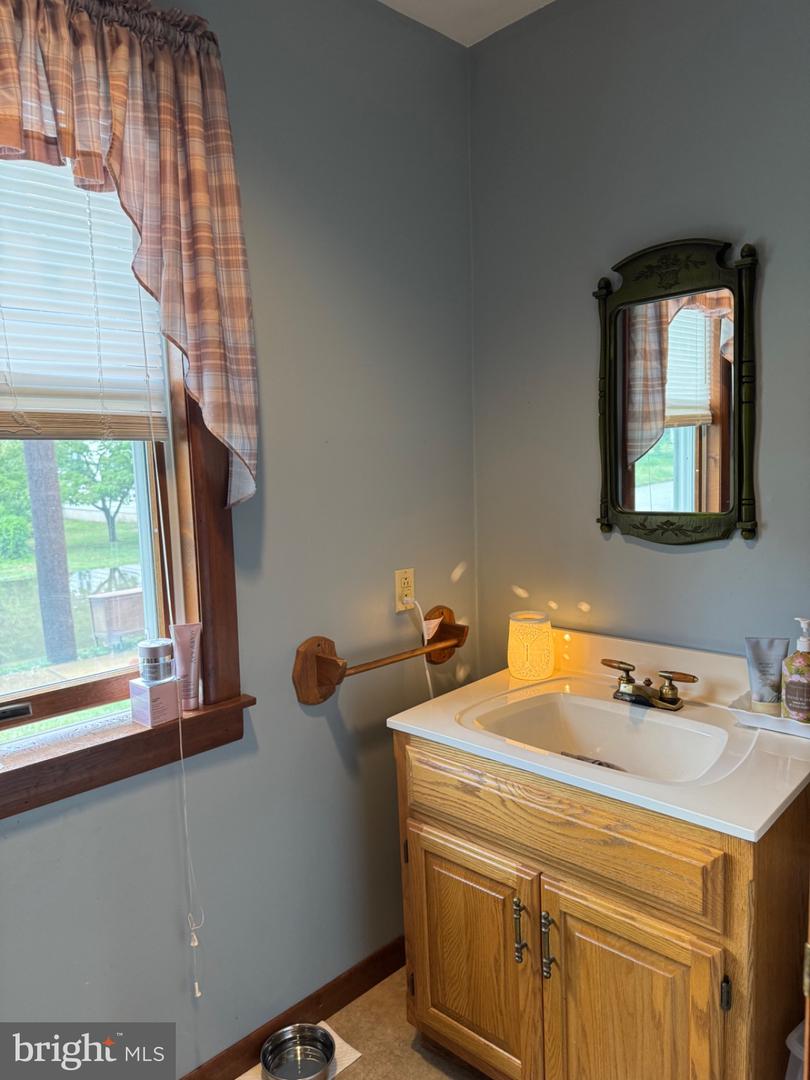6 Devlin Ave Property Photo 12