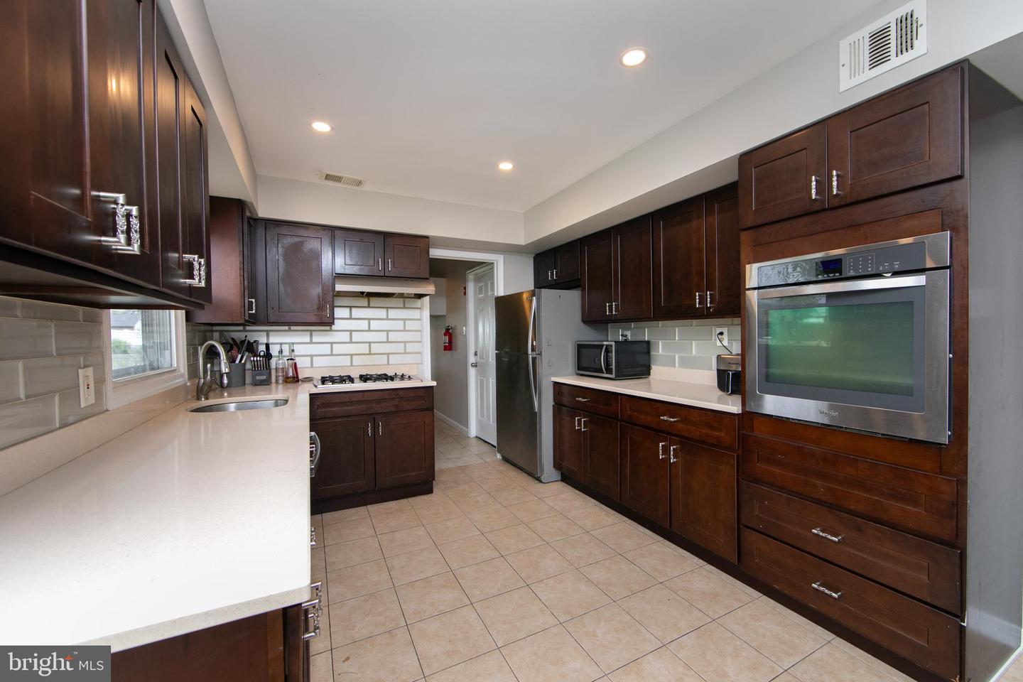19 Enter Turn Property Photo 1