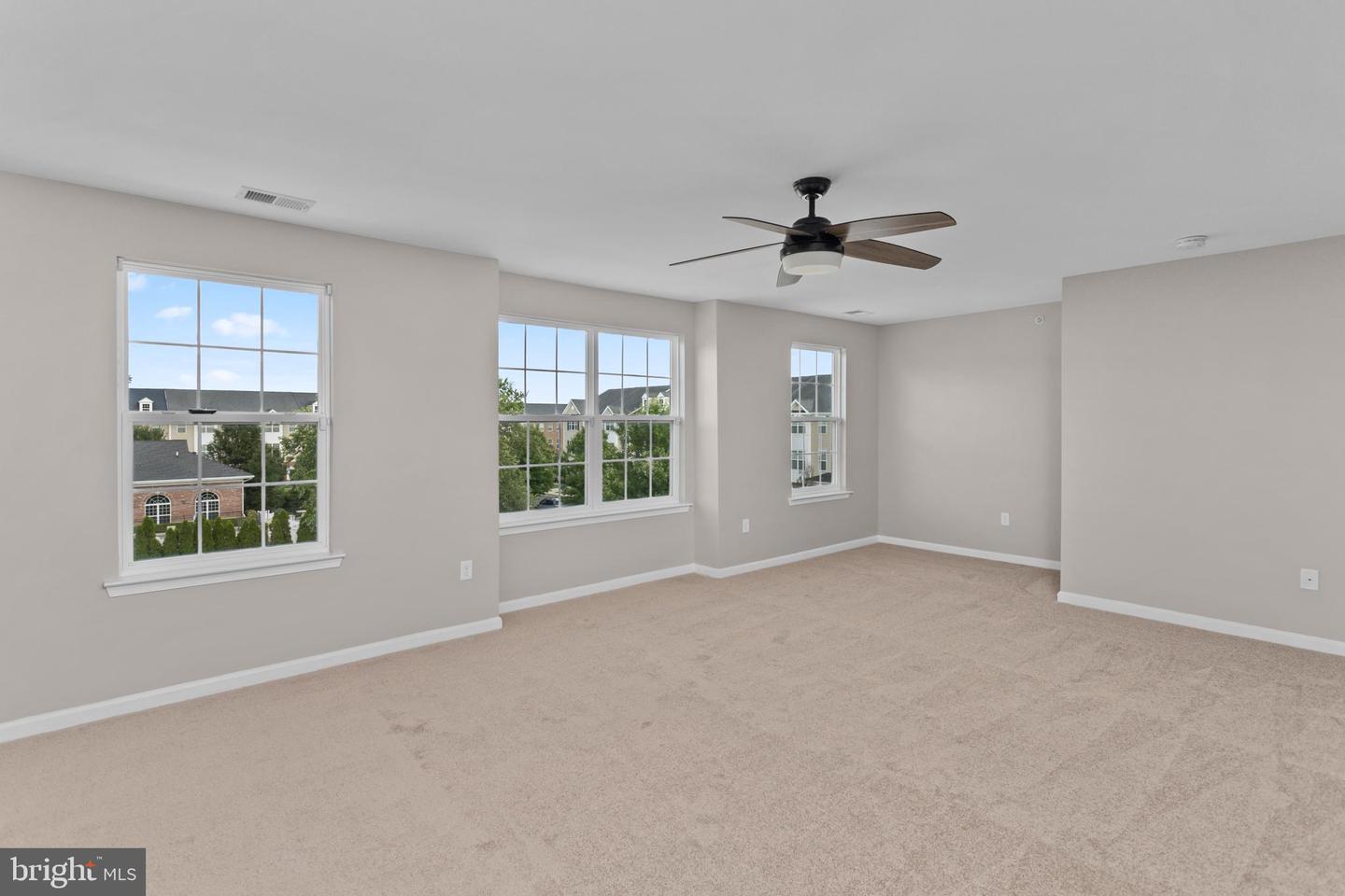 131 Riverwalk Blvd Property Photo 14