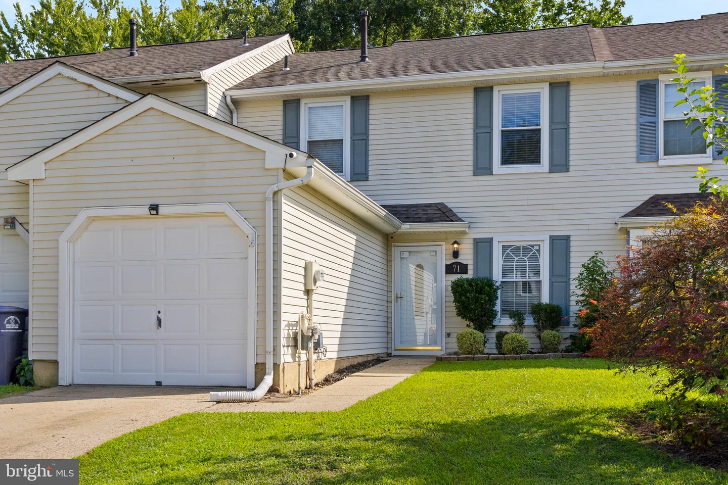 71 N Hill Dr Property Photo 1